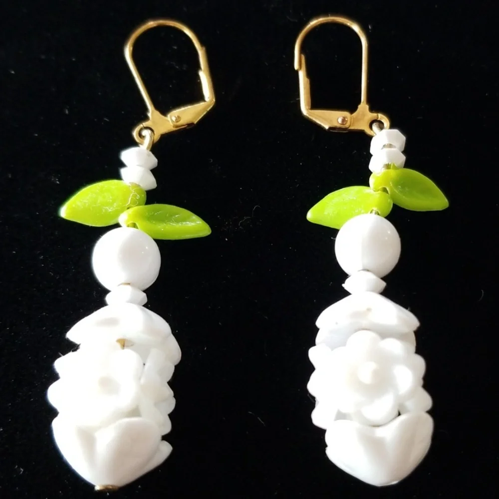 Vintage 1960s Mid Century Fruit Salad Floral Pierced Earrings - Picture 7 of 11